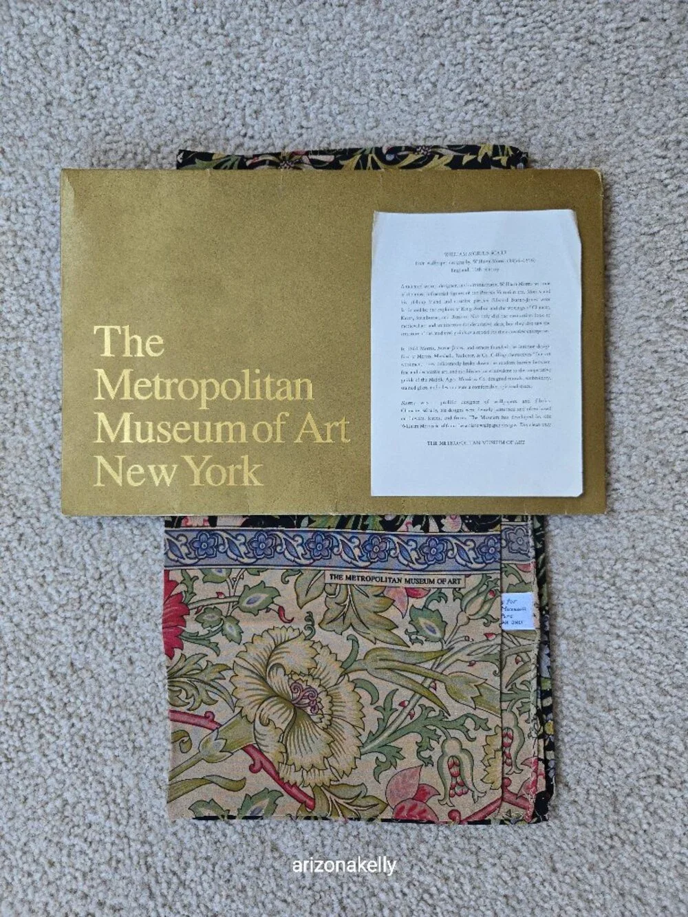 NWT The Met Silk Oblong Scarf William Morris - Picture 2 of 16